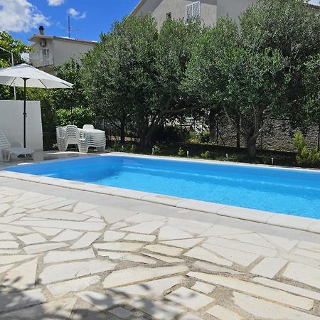 Apartman Mia With Pool1 สปลิท ภายนอก รูปภาพ