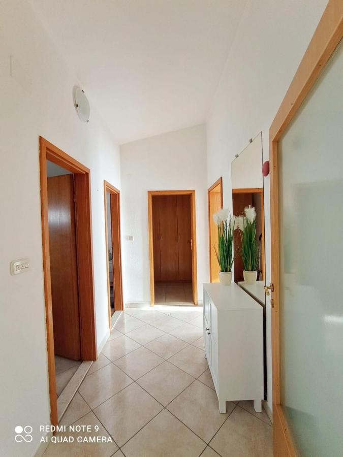 Apartman Mia With Pool1 สปลิท ภายนอก รูปภาพ