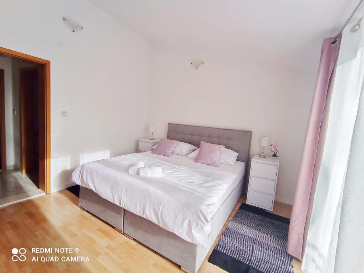Apartman Mia With Pool1 สปลิท ภายนอก รูปภาพ