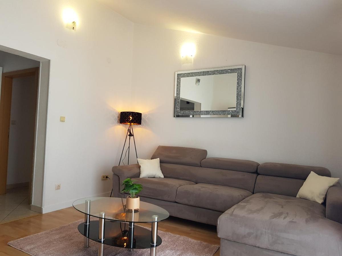 Apartman Mia With Pool1 สปลิท ภายนอก รูปภาพ