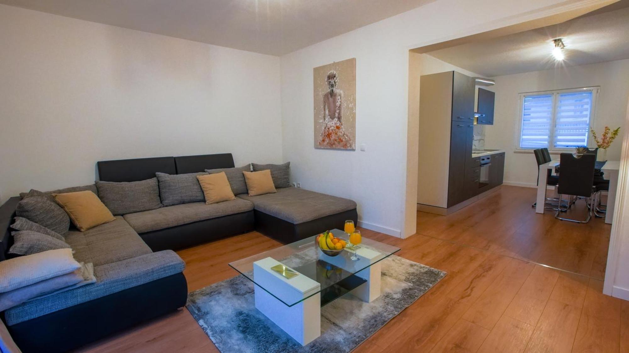 Apartman Mia With Pool1 สปลิท ภายนอก รูปภาพ